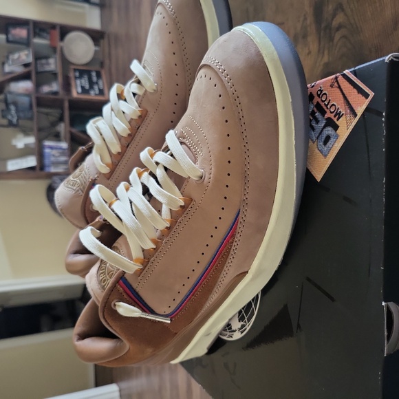 Jordan 2 x Two 18 Low - Picture 2 of 5